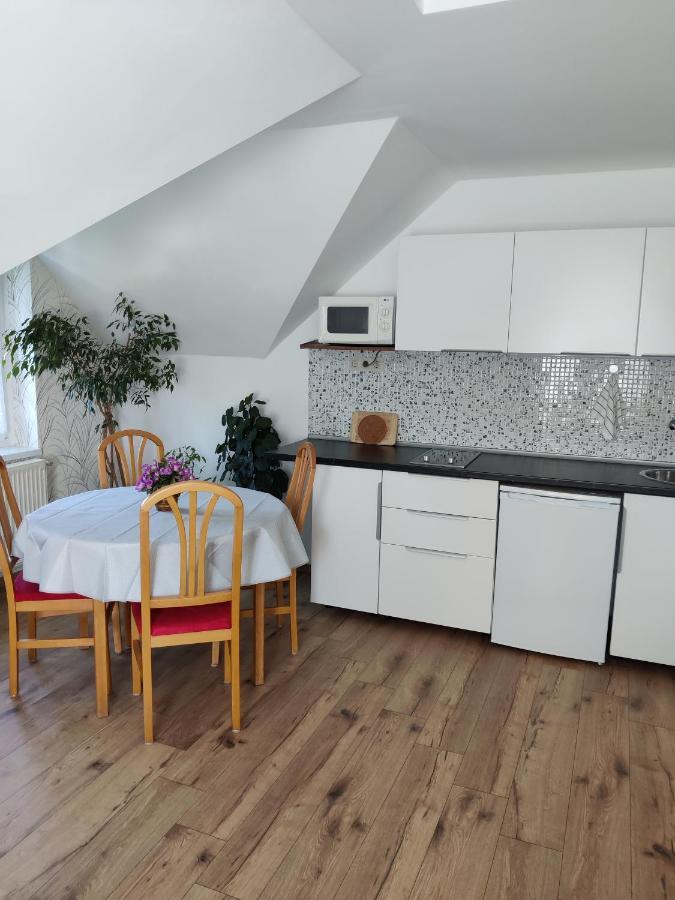 טיהאני Fadora Apartman מראה חיצוני תמונה