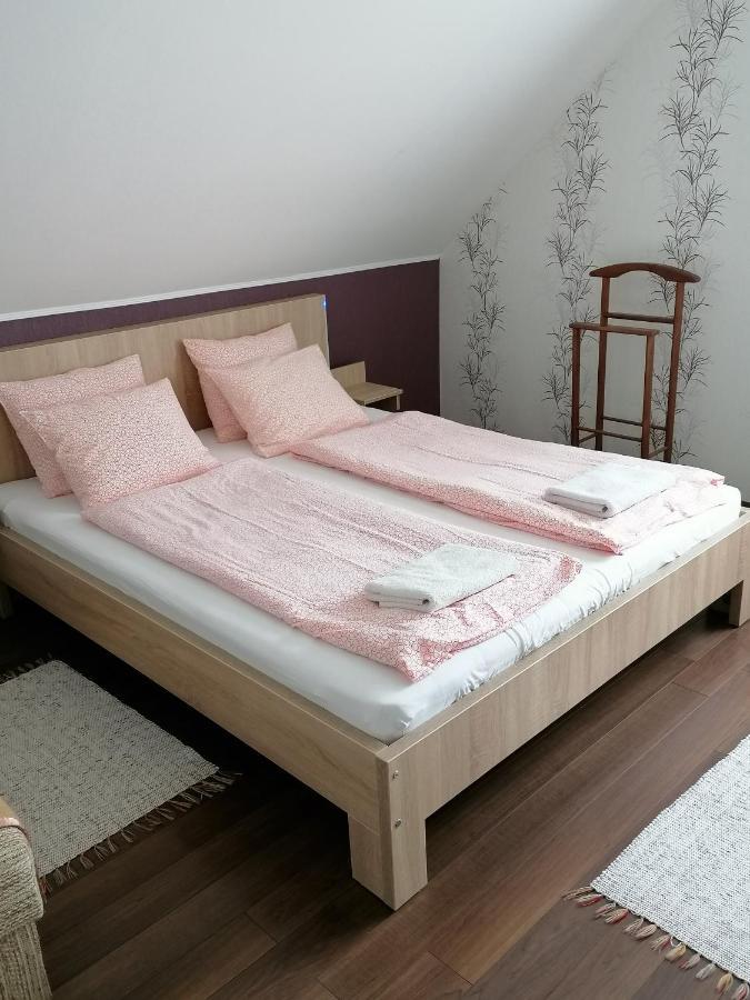 טיהאני Fadora Apartman מראה חיצוני תמונה