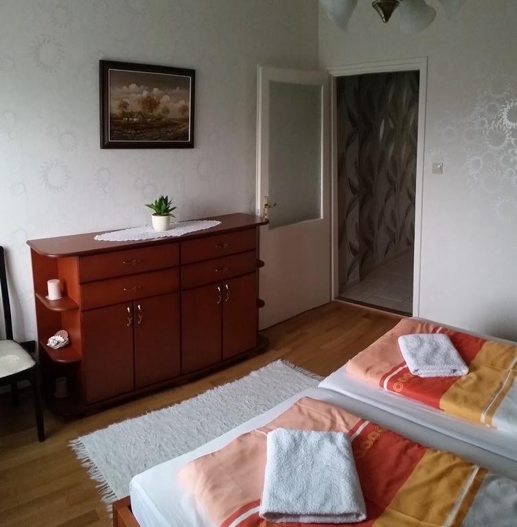 טיהאני Fadora Apartman חדר תמונה