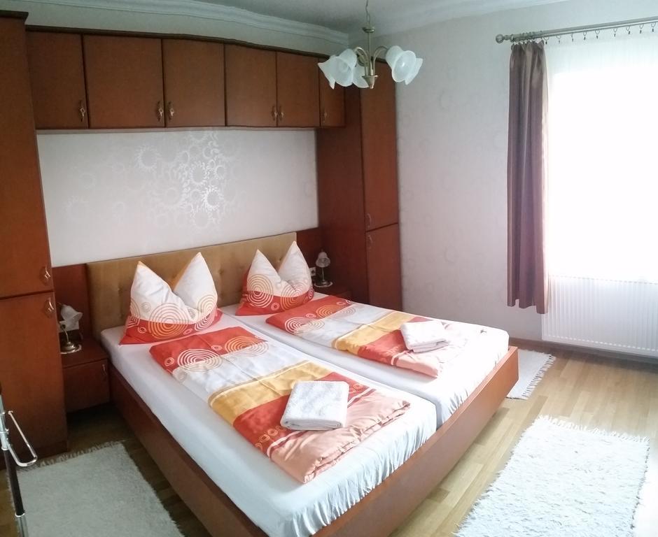 טיהאני Fadora Apartman חדר תמונה