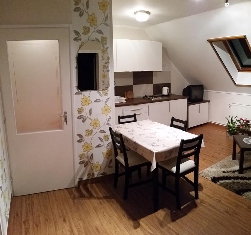 טיהאני Fadora Apartman חדר תמונה