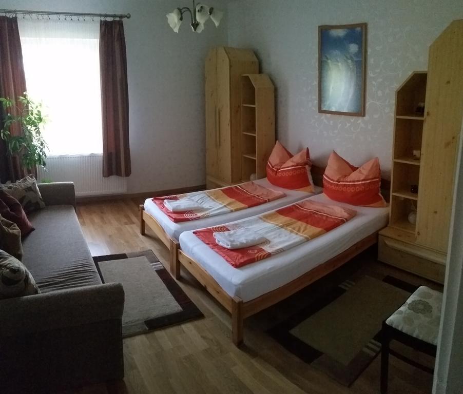 טיהאני Fadora Apartman מראה חיצוני תמונה
